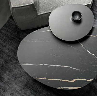 Tavolino Kumo in ceramica o laccato di Bonaldo