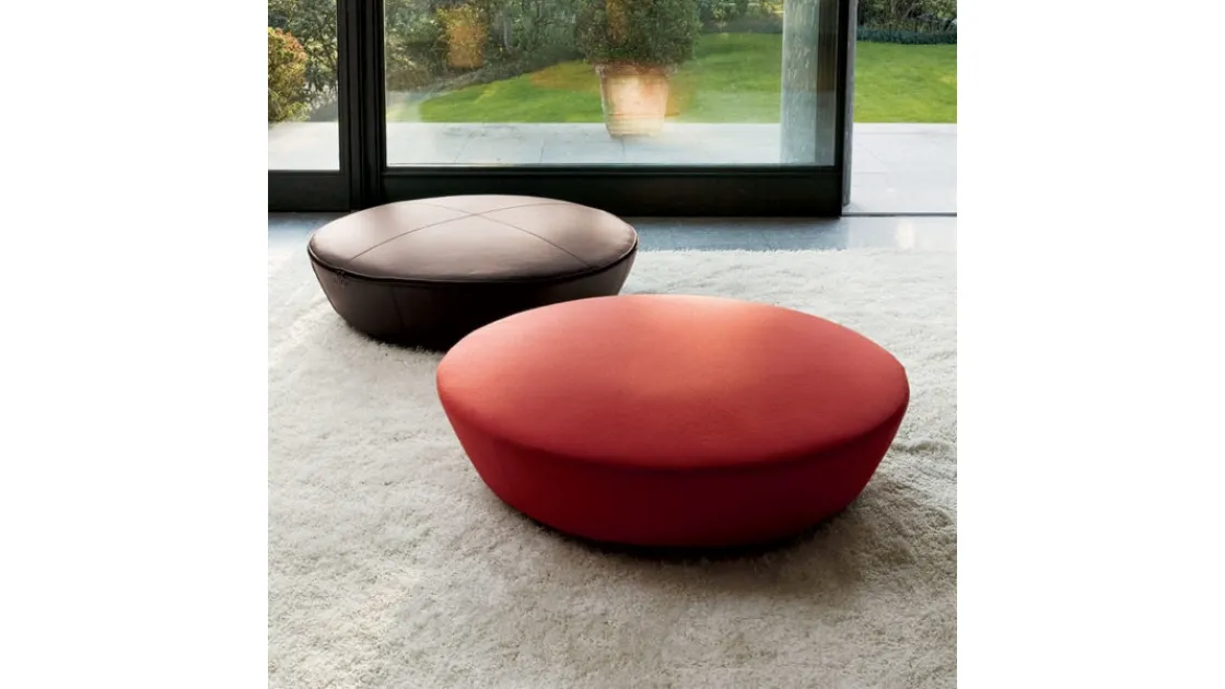 Pouf Cake in tessuto dalla forma arrotondata di Swan