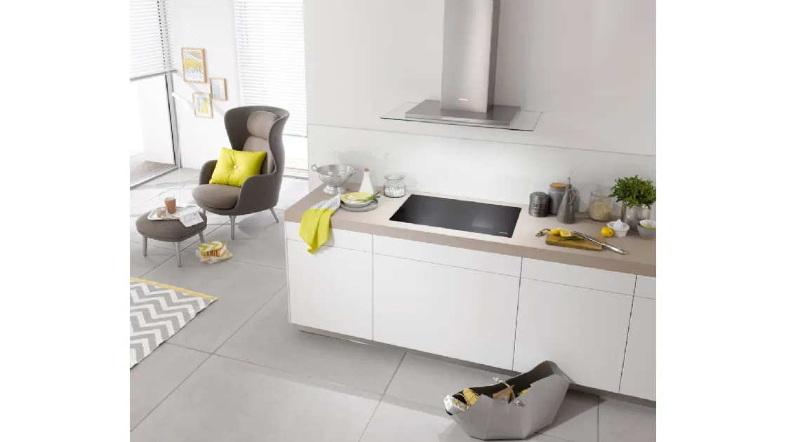 Cappa Aspirante DA 5798 W Next Step a parete con illuminazione Led di Miele