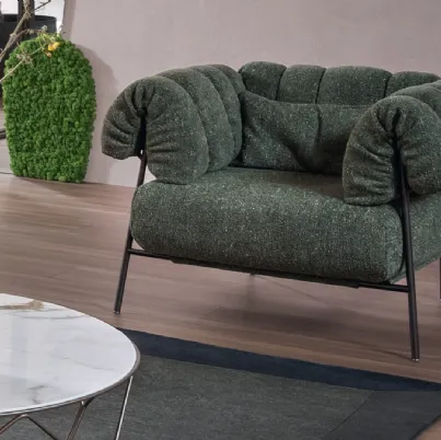 Poltroncina di design in tessuto imbottito Tirella di Bonaldo