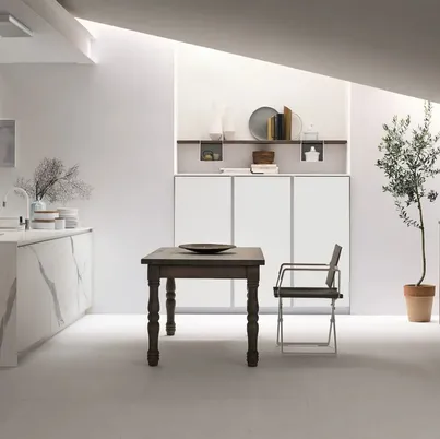 Cucina Moderna con penisola Aliant 10 in vetro e HPL di Stosa