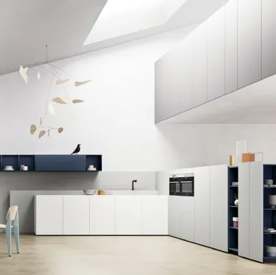 Cucina Moderna ad angolo ME Slim in Fenix Bianco, Grigio Efeso e Blu Fes di Meson's Cucine