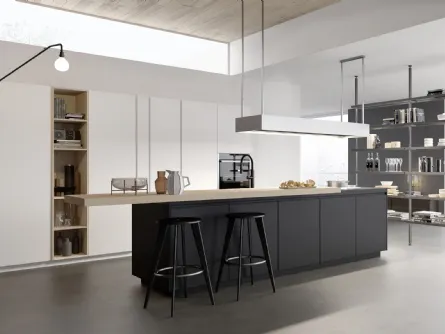 Cucina Moderna M2 Linea con isola in Fenix Nero e penisola in essenza Olmo sbiancato di Meson's Cucine