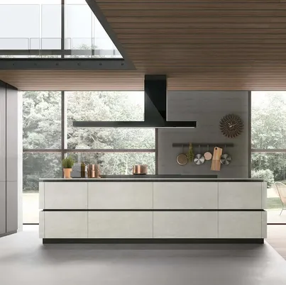 Cucina Moderna con isola Metropolis 10 in pet e materico Cemento Bianco di Stosa